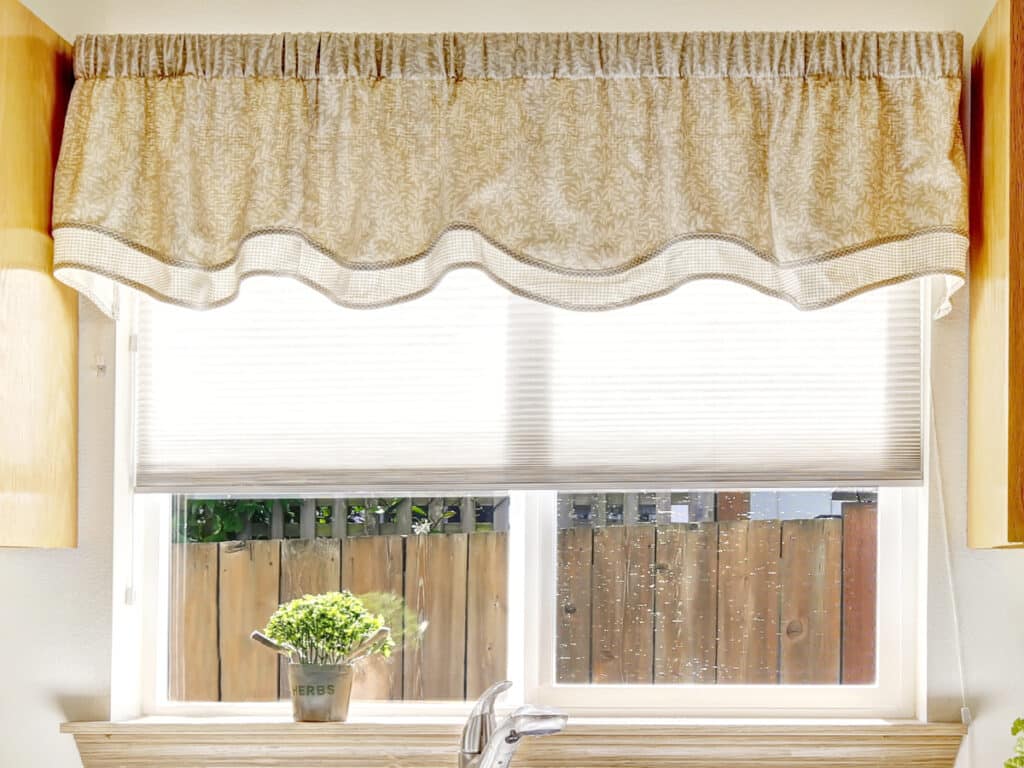 valance curtains Dubai