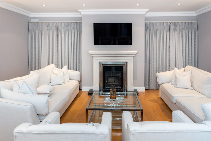 luxury curtains dubai
