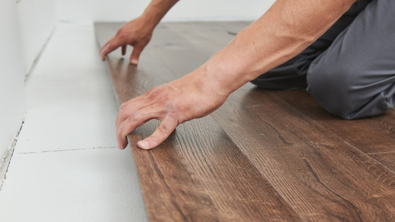 vinyl flooring dubai