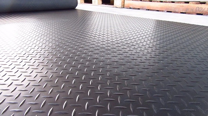 rubber flooring dubai