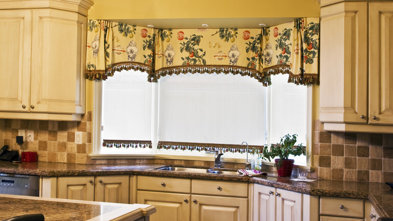 valance curtains Dubai