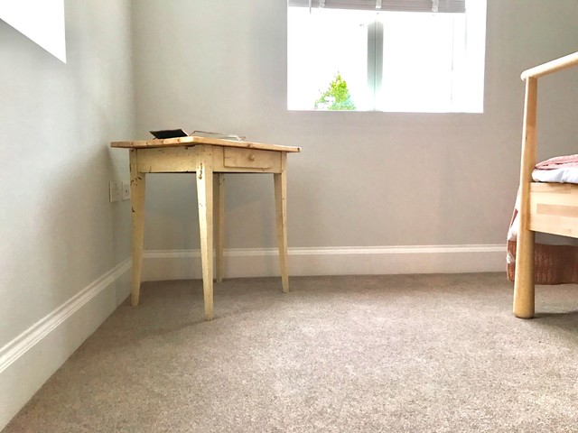 Bedroom skirting