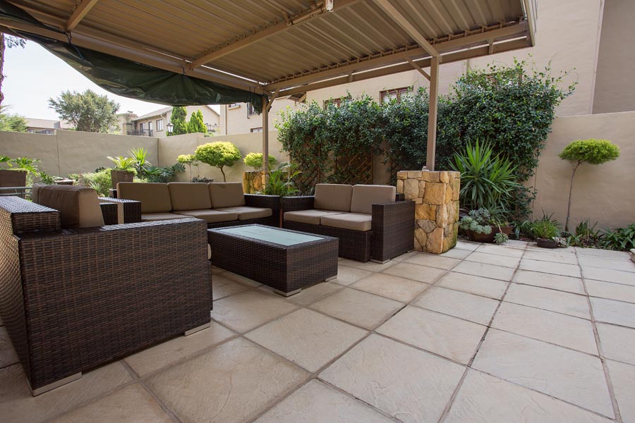 outdoor flooring dubai
